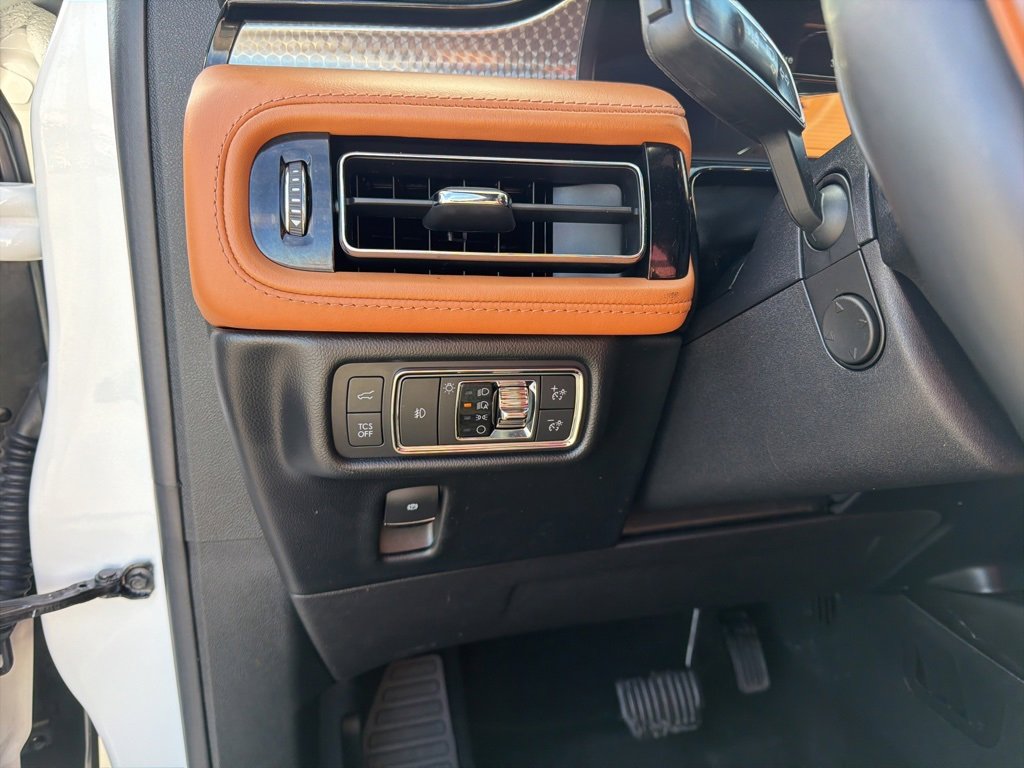 Certified 2022 Lincoln Nautilus Black Label w/ Class II Trailer Tow Package image 27