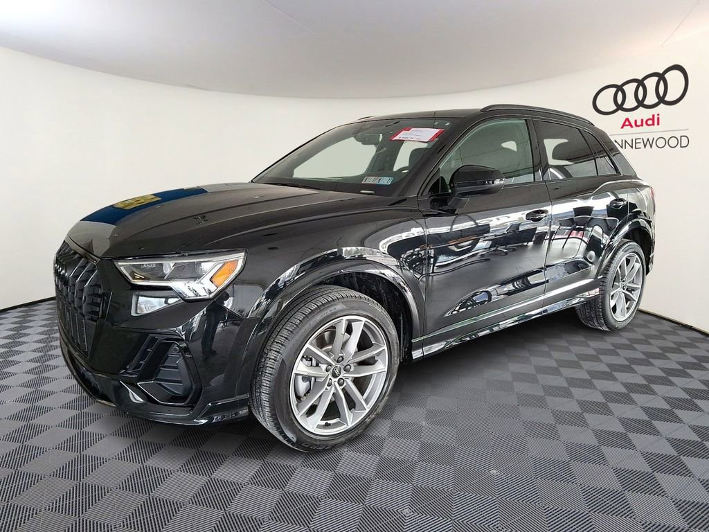 Certified 2025 Audi Q3 2.0T Premium w/ Convenience Package image 3
