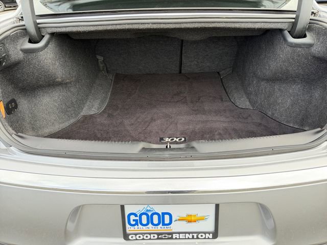 Used 2016 Chrysler 300 C image 32