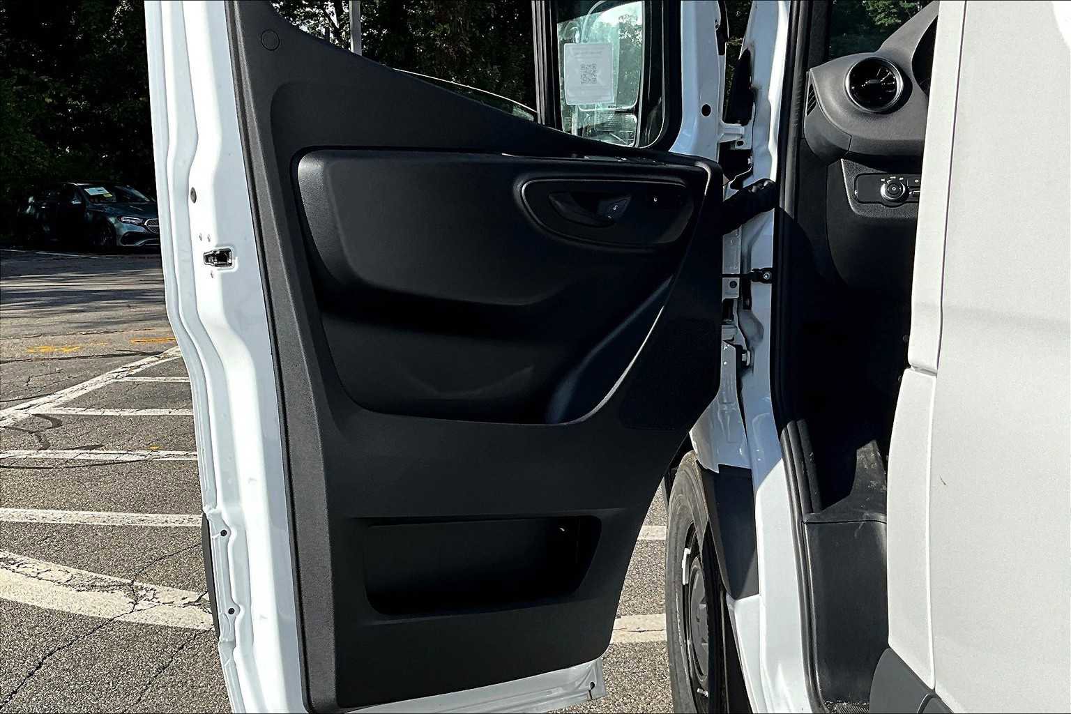 New 2025 Mercedes-Benz Sprinter 2500 image 11