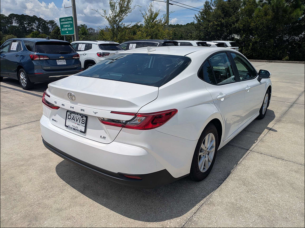 Used 2025 Toyota Camry LE FWD image 3