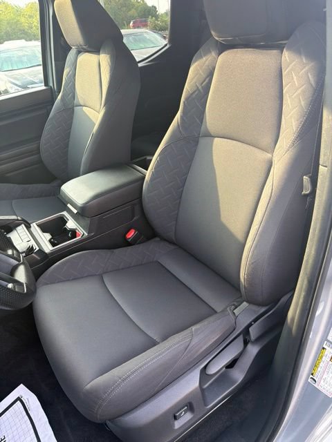 Used 2025 Toyota Tacoma SR5 AWD/4WD image 11