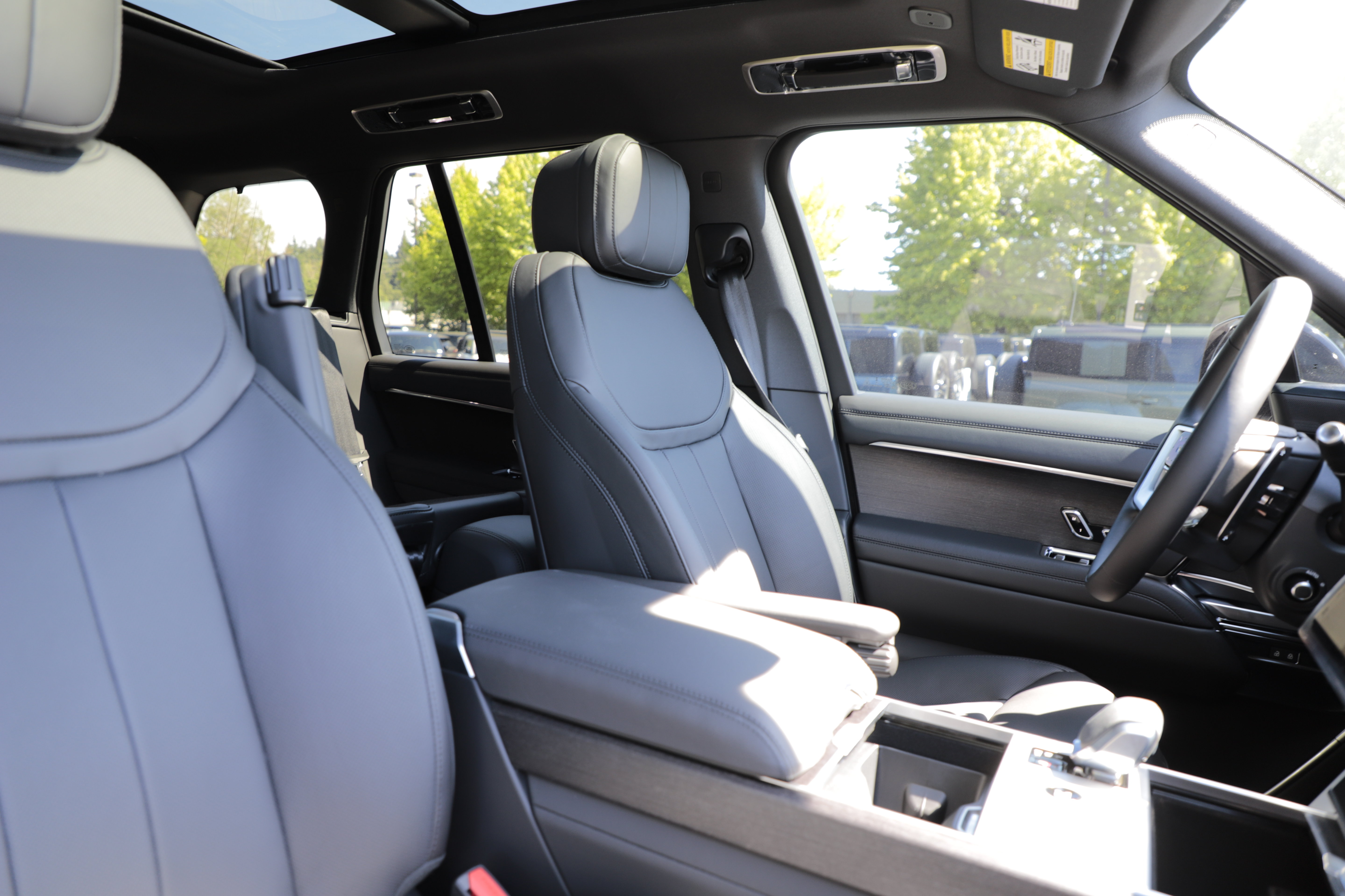 New 2026 Land Rover Range Rover SE AWD/4WD image 12