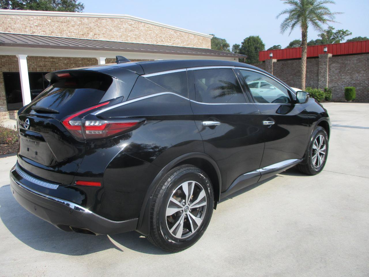 Used 2018 Nissan Murano S FWD image 13