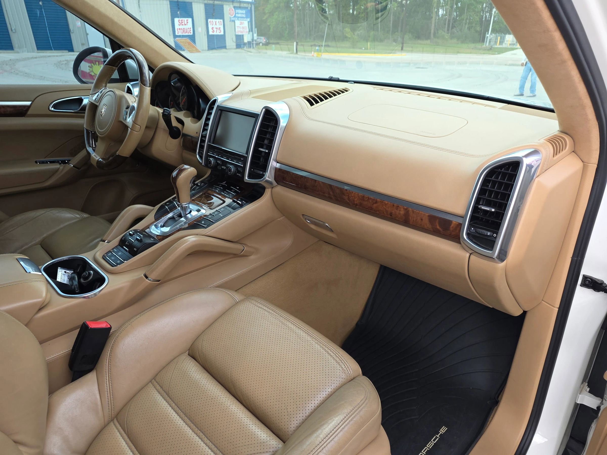 Used 2011 Porsche Cayenne Turbo AWD/4WD image 27