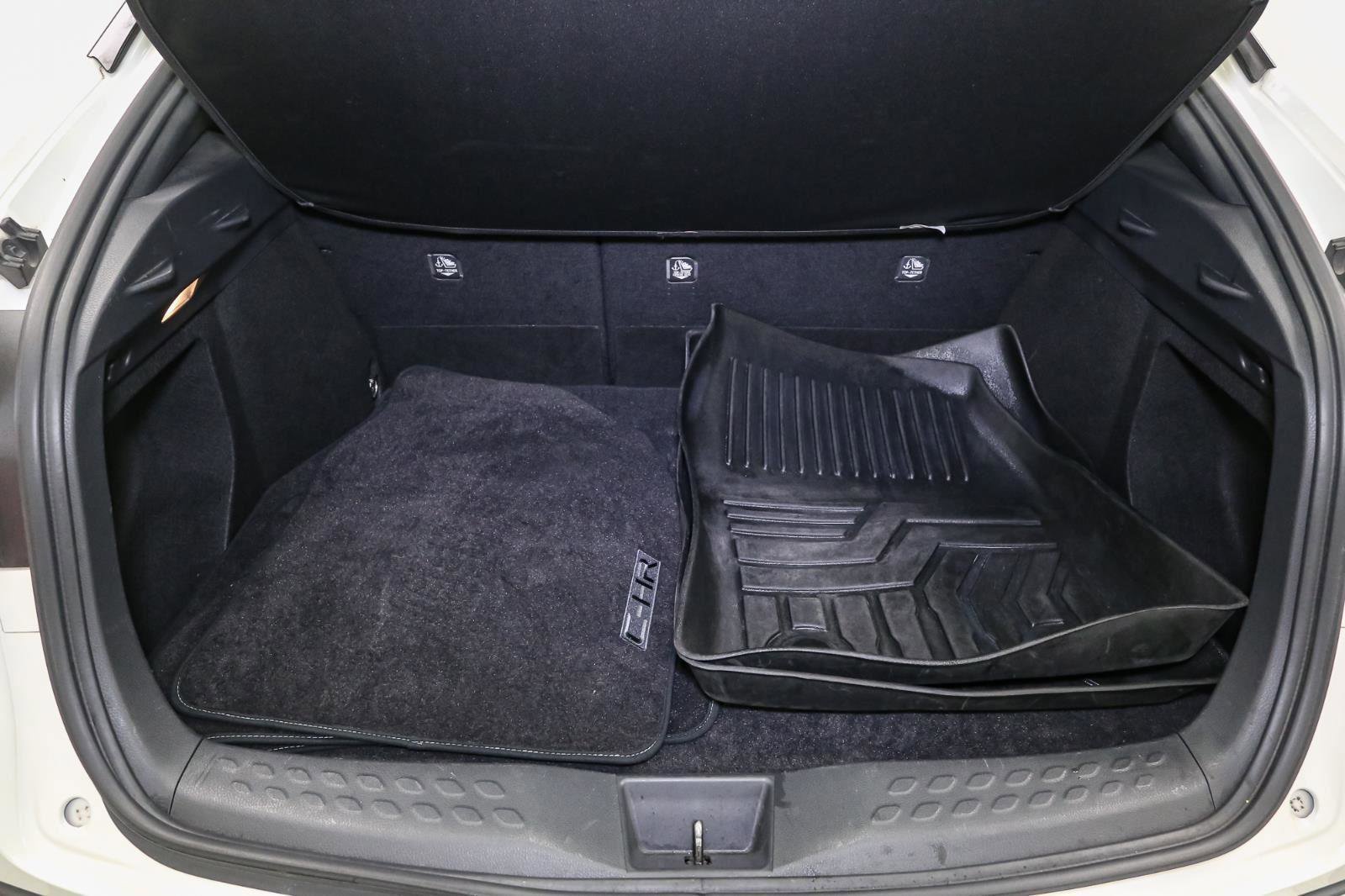 Used 2021 Toyota C-HR LE image 12