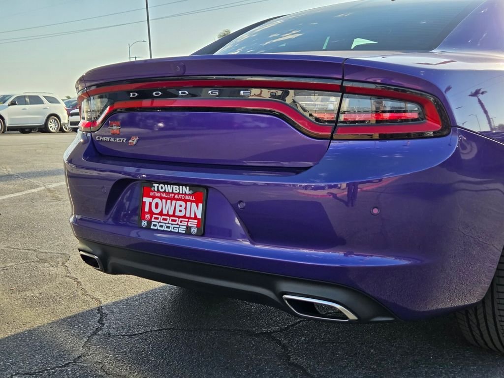 Used 2023 Dodge Charger SXT AWD/4WD image 5