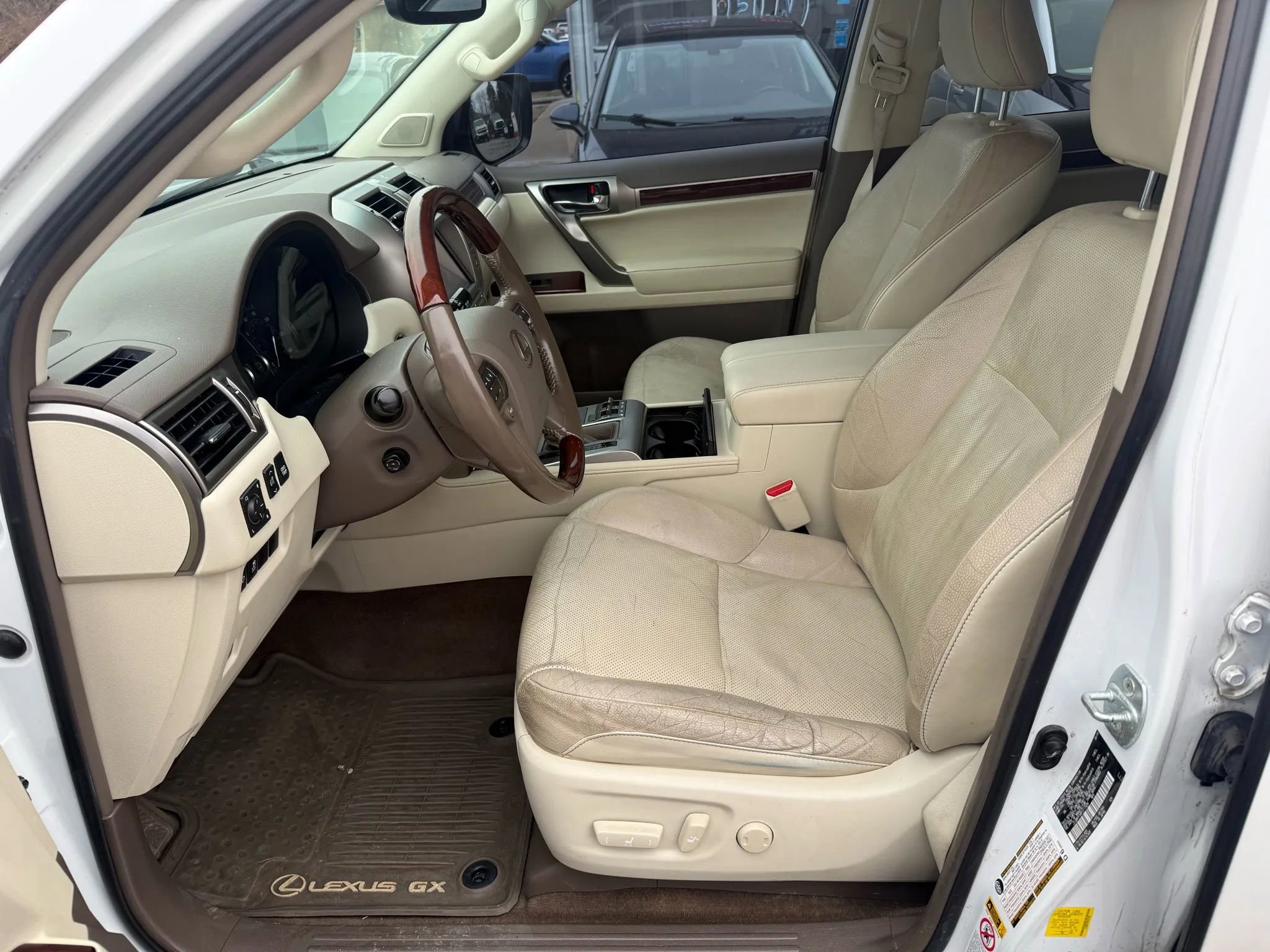 Used 2015 Lexus GX 460 w/ Premium Package image 12