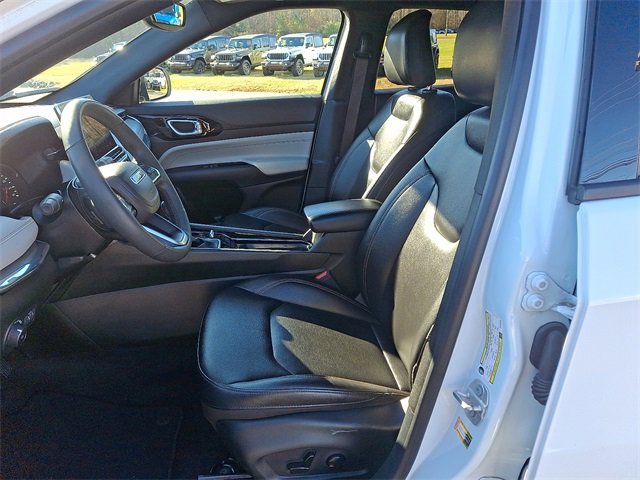 Used 2024 Jeep Compass Limited image 13