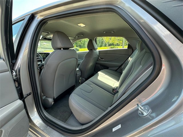 Used 2023 Hyundai Elantra Blue w/ Preferred Accessory Package image 18