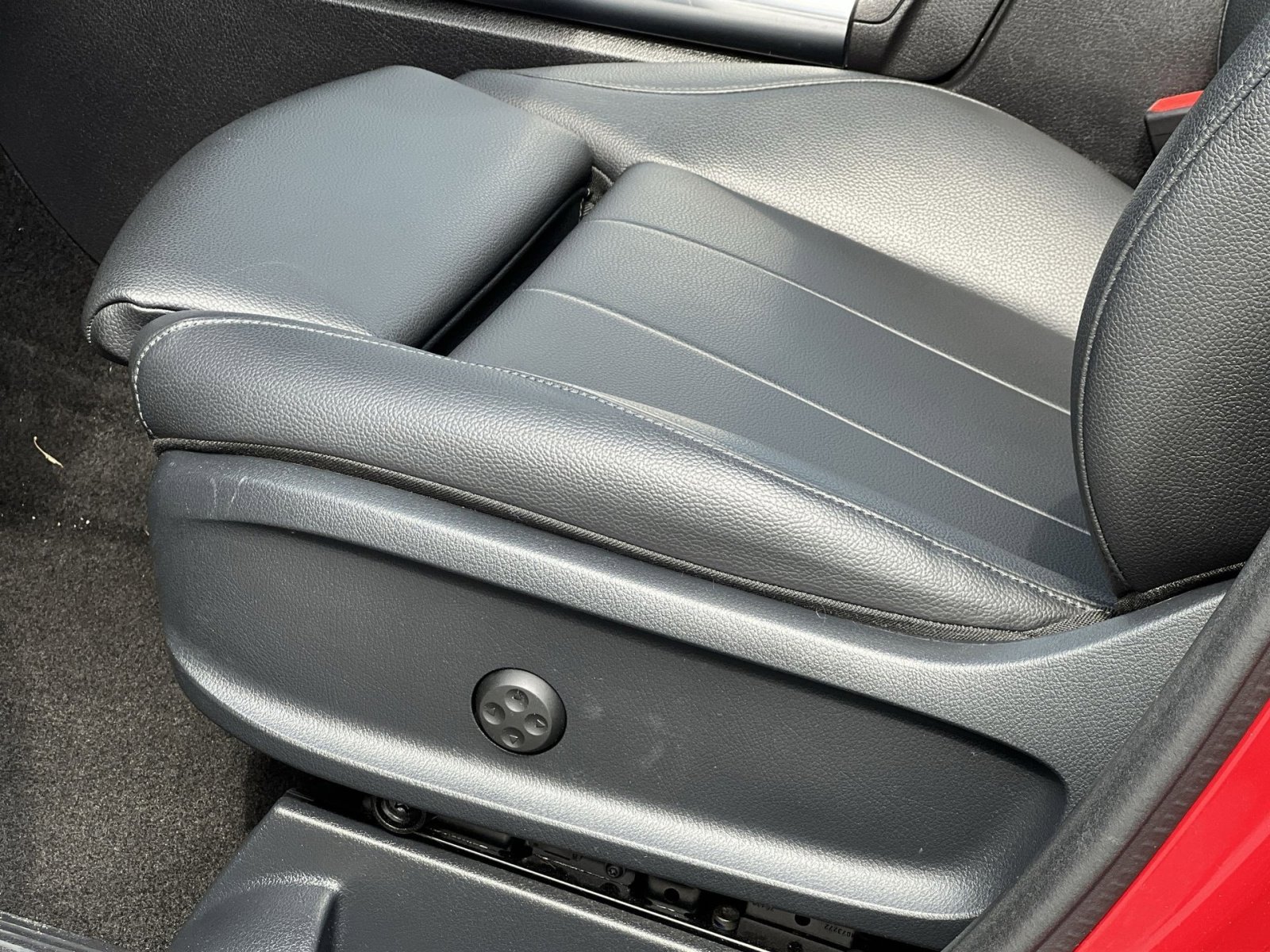 Certified 2021 Mercedes-Benz GLA 250 4MATIC w/ Premium Package image 12