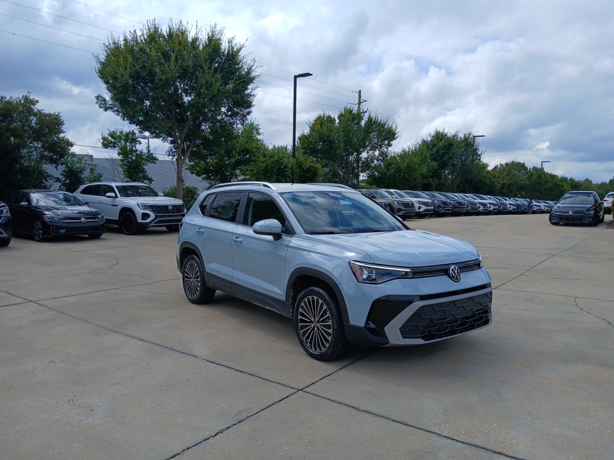New 2027 Volkswagen Taos SE