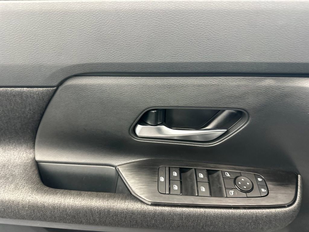 Used 2026 Nissan Kicks SV FWD image 10