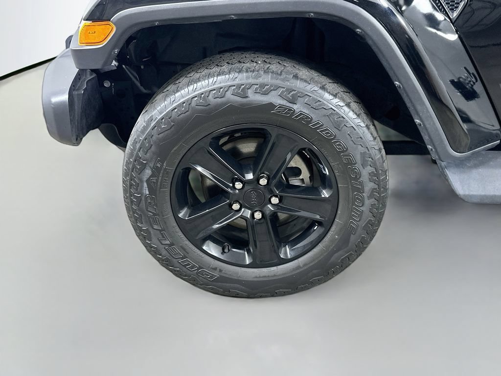 Used 2022 Jeep Wrangler Unlimited Sahara AWD/4WD image 8