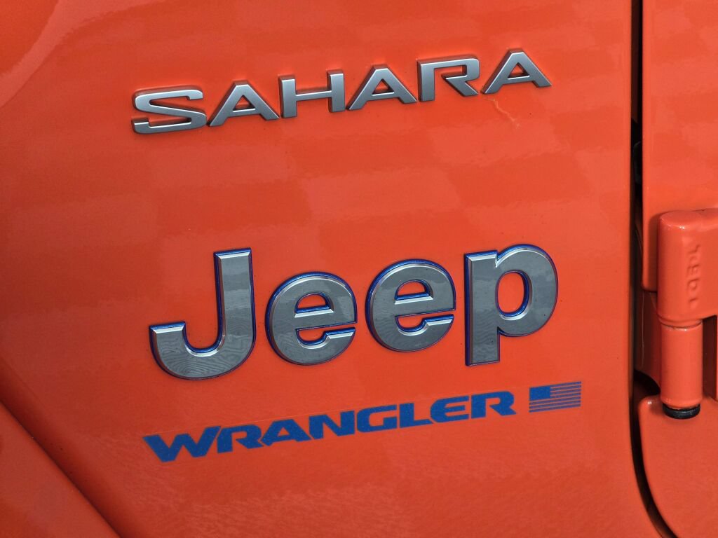 Used 2023 Jeep Wrangler Unlimited Sahara AWD/4WD image 11