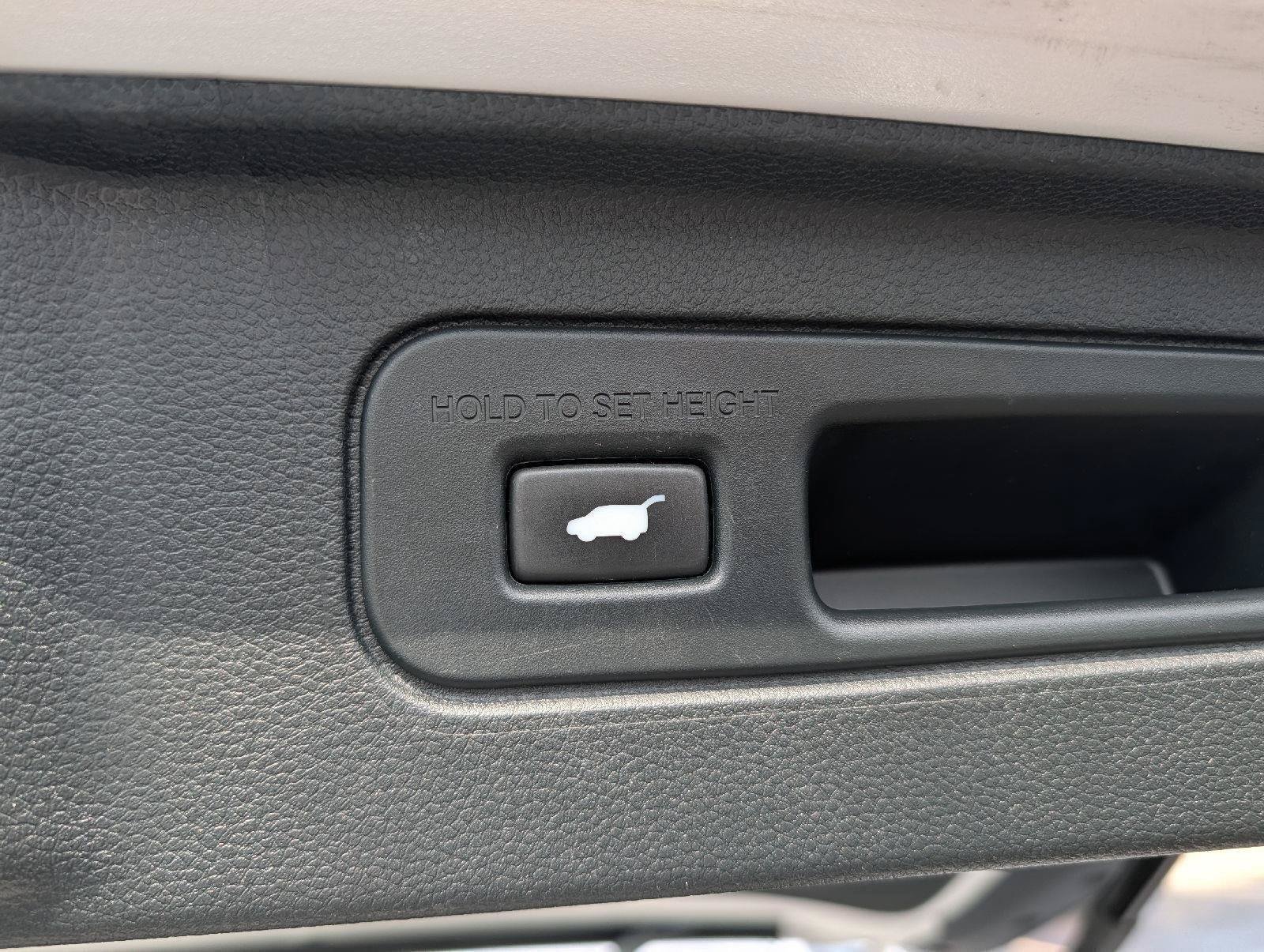 Used 2023 Honda Pilot Elite image 25
