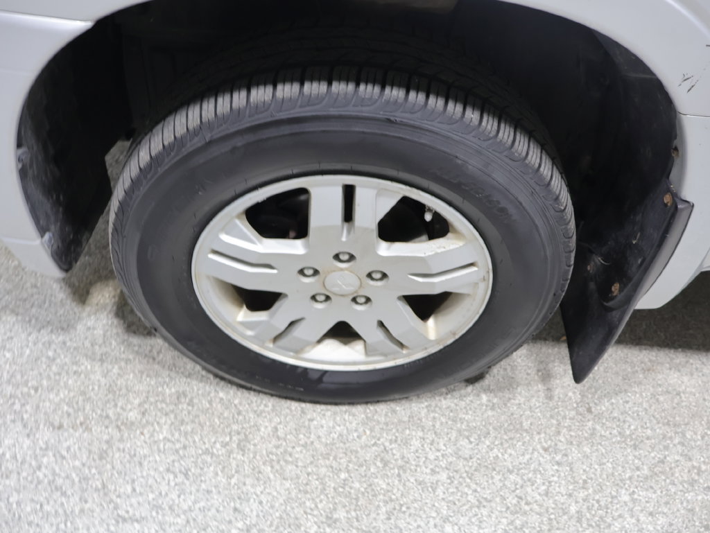 Used 2008 Mitsubishi Endeavor LS AWD/4WD image 17