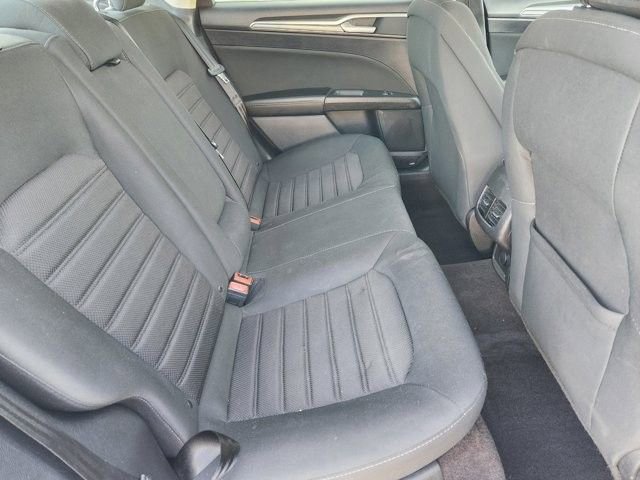 Used 2020 Ford Fusion SE image 31