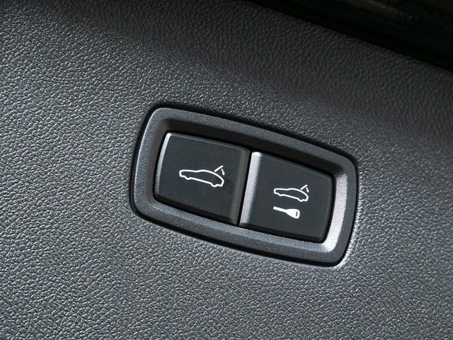 Certified 2025 Porsche Cayenne Turbo GT image 33