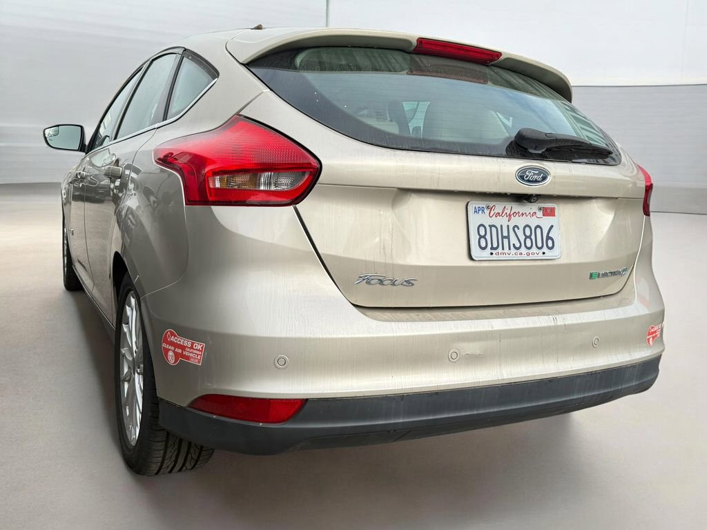 Used 2017 Ford Focus Electric Hatchback image 4