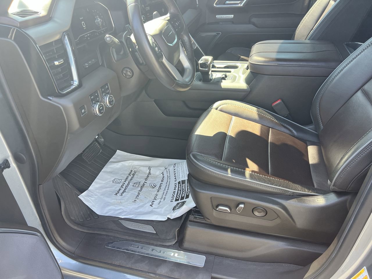 Used 2023 GMC Sierra 1500 Denali w/ Technology Package AWD/4WD image 16