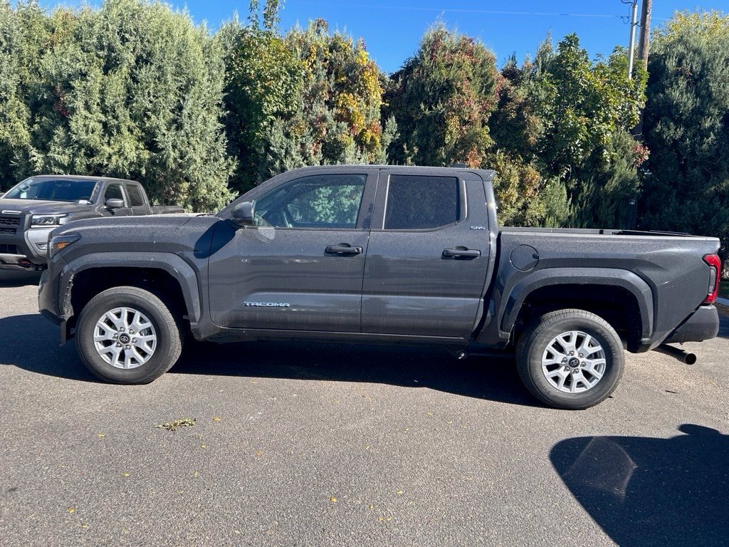 Used 2025 Toyota Tacoma SR5 AWD/4WD image 20