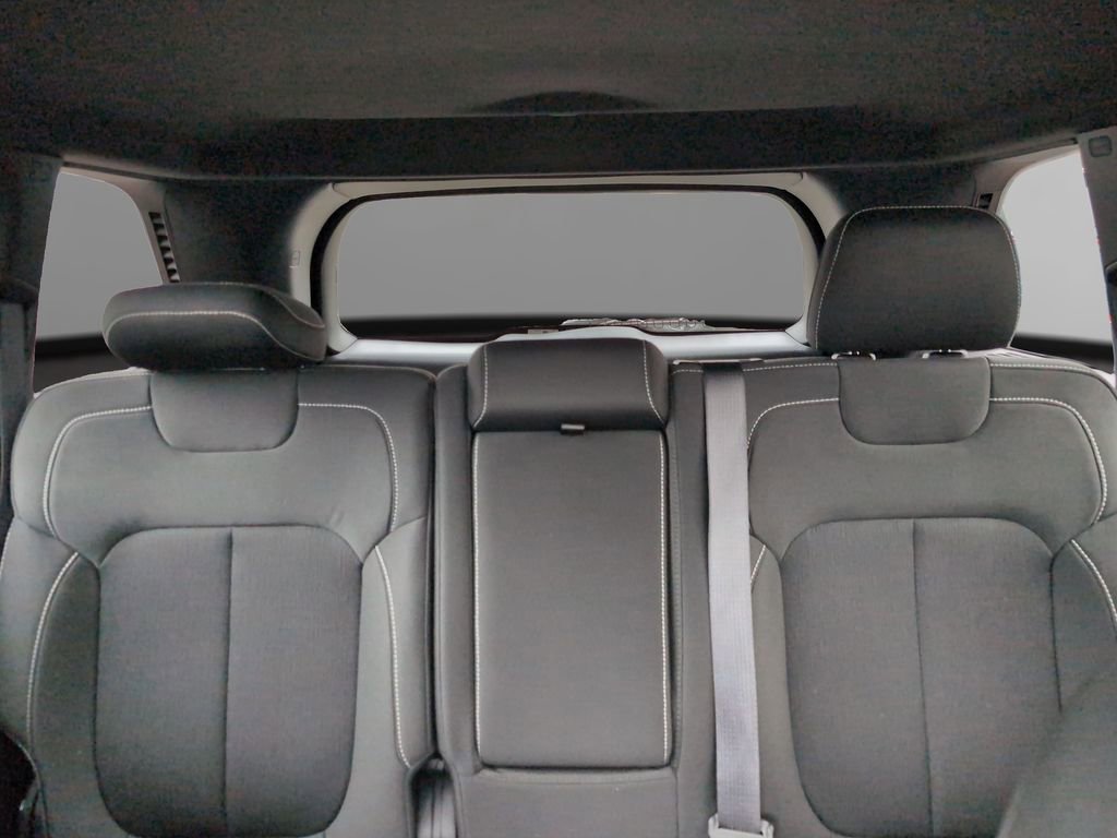 Used 2025 Jeep Grand Cherokee Laredo w/ Luxury Tech Group I image 19