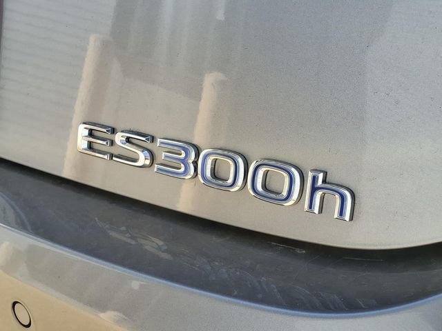 Used 2020 Lexus ES 300h w/ Luxury Package image 25