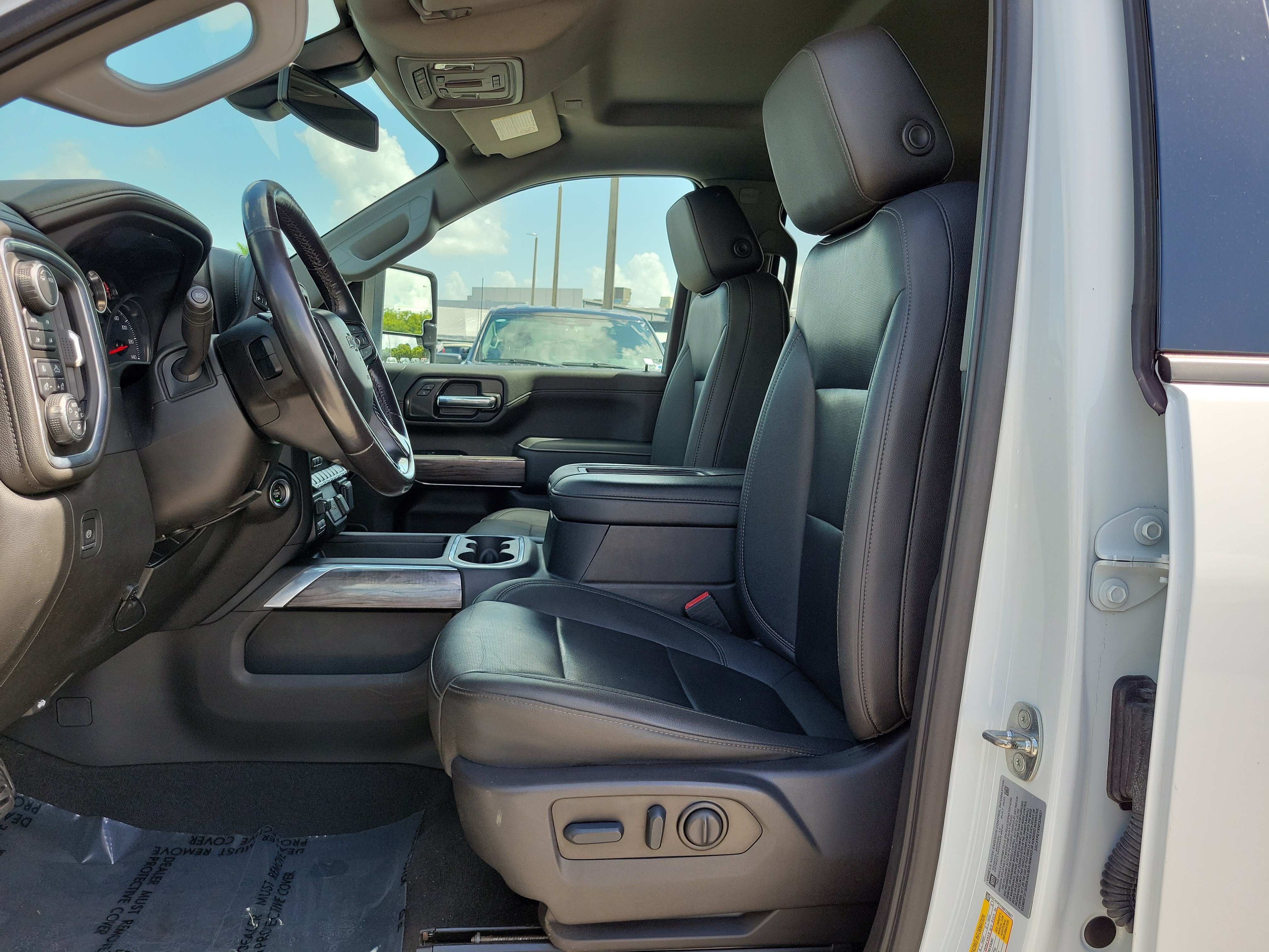 Used 2022 Chevrolet Silverado 2500 LTZ w/ LTZ Plus Package AWD/4WD image 10
