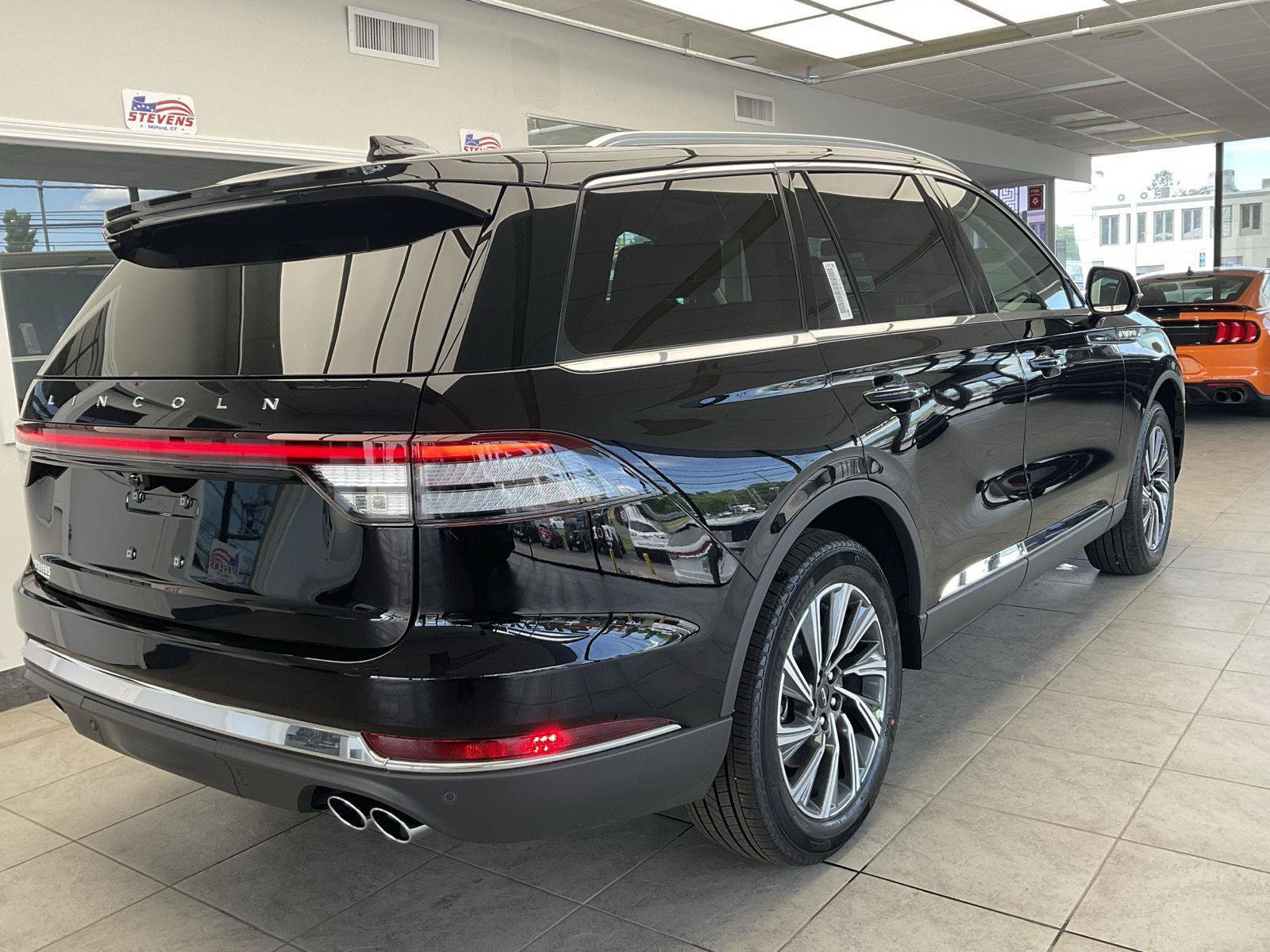 New 2026 Lincoln Aviator AWD image 5