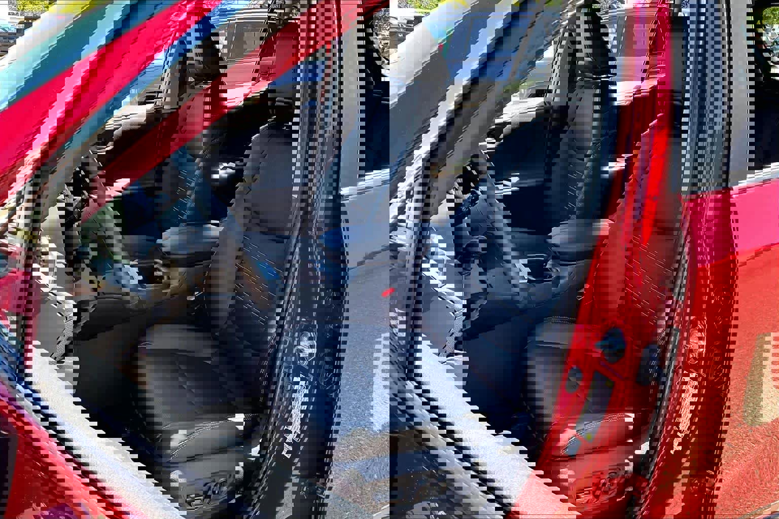 Used 2025 Toyota RAV4 Limited w/ Advanced Technology Package AWD/4WD image 7