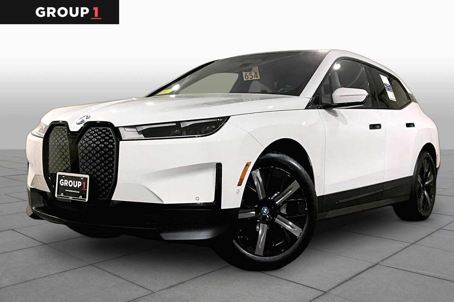Used 2024 BMW iX xDrive50 AWD/4WD image 1