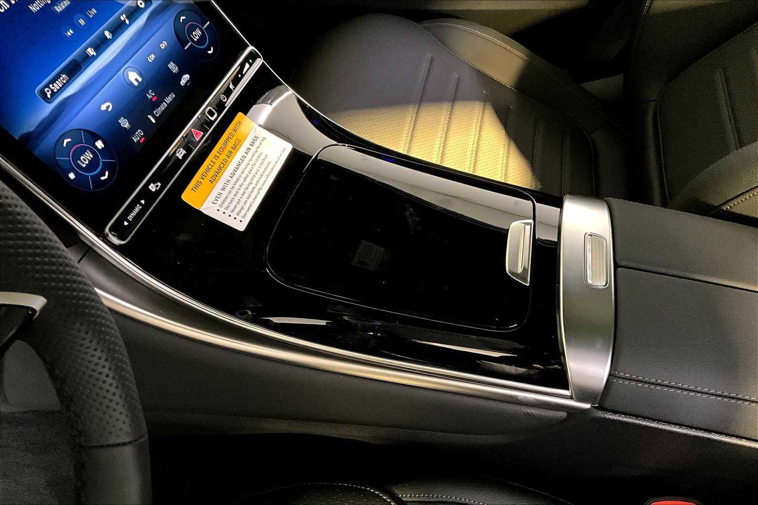 Used 2025 Mercedes-Benz GLC 300 4MATIC image 10