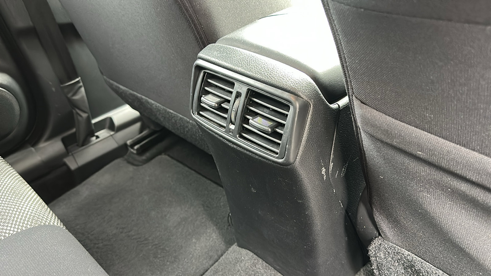 Certified 2021 Nissan Rogue Sport SV image 26