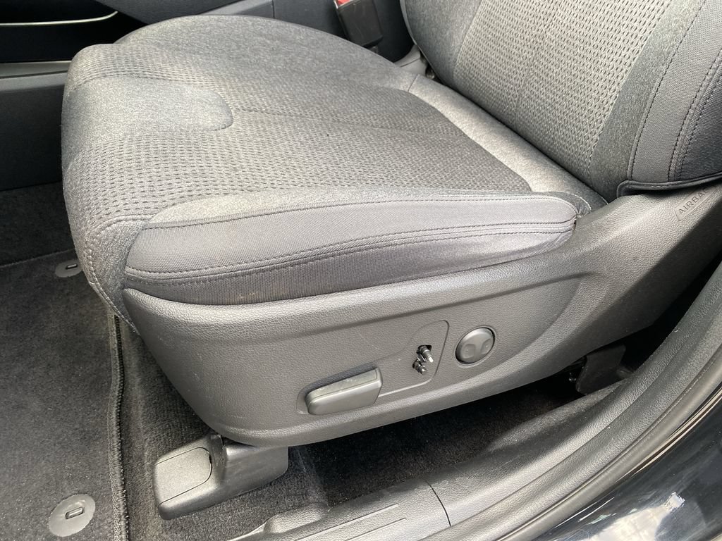 Used 2022 Hyundai Santa Fe SEL FWD image 12