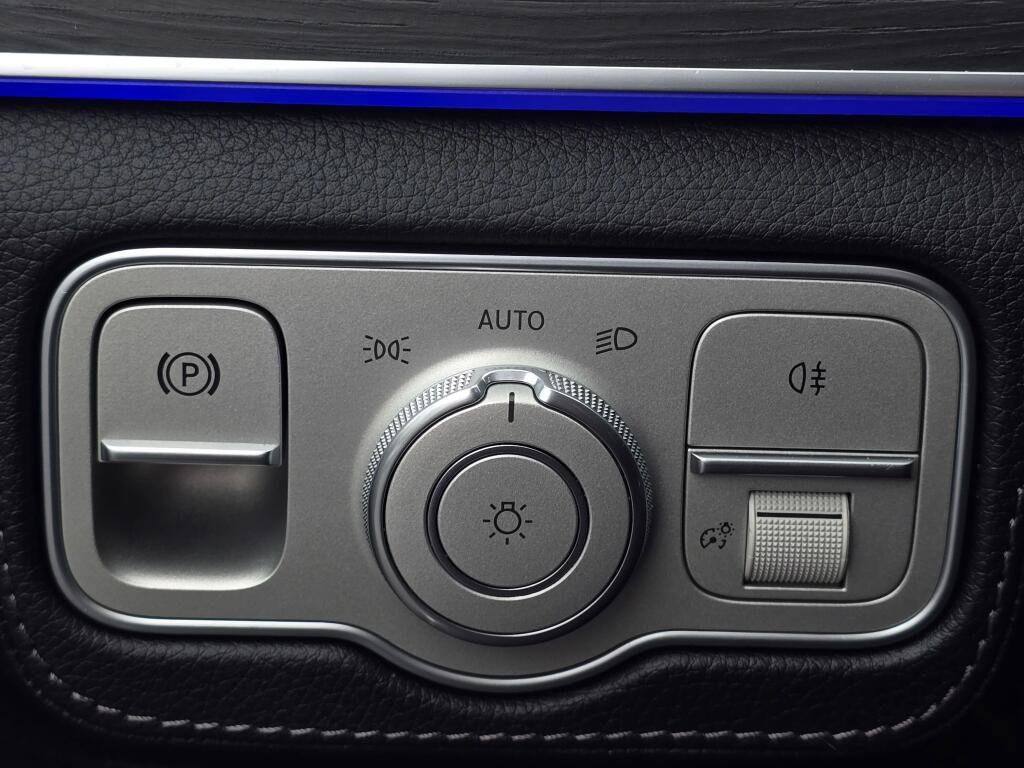 Used 2025 Mercedes-Benz GLE 450 4MATIC Coupe w/ Driver Assistance Package image 37