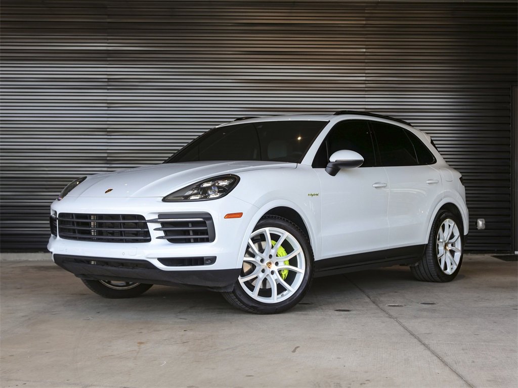 Certified 2023 Porsche Cayenne Platinum Edition image 1