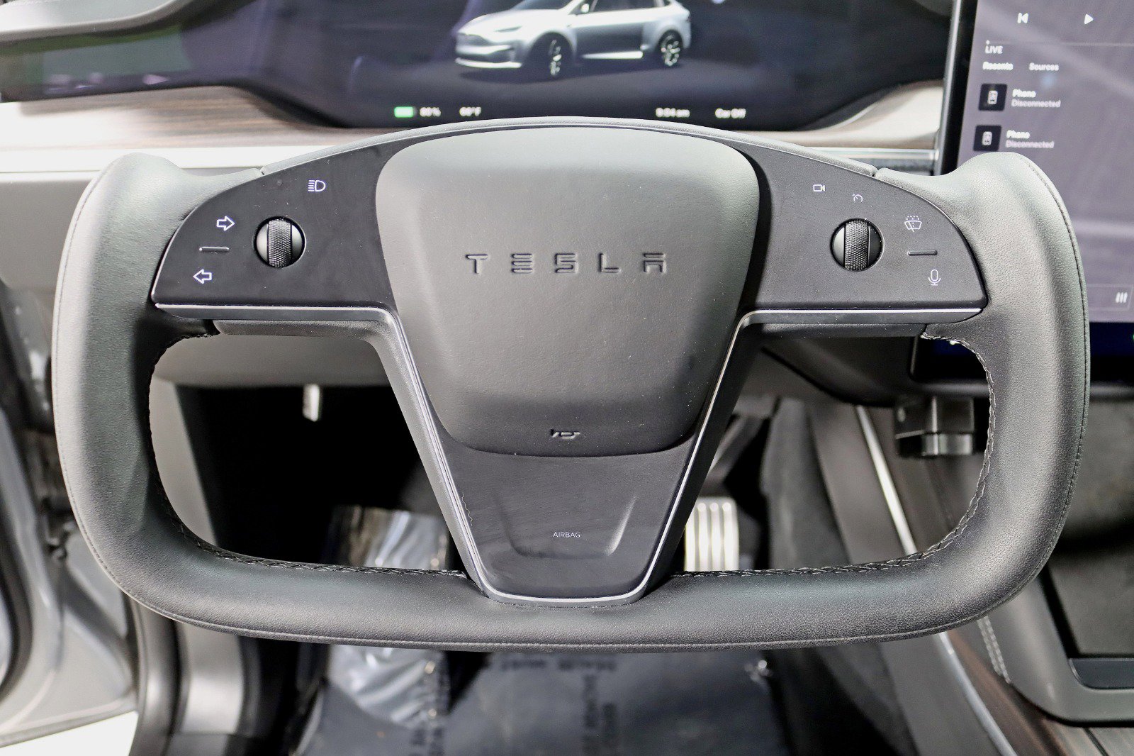 Used 2025 Tesla Model X image 16