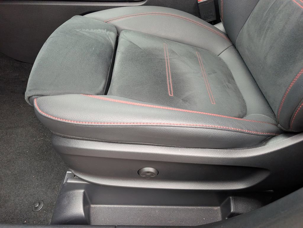 Certified 2025 Mercedes-Benz GLA 250 4MATIC image 19