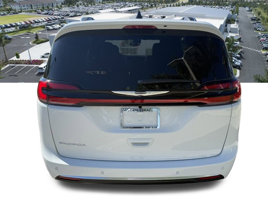 New 2026 Chrysler Pacifica Pinnacle image 5