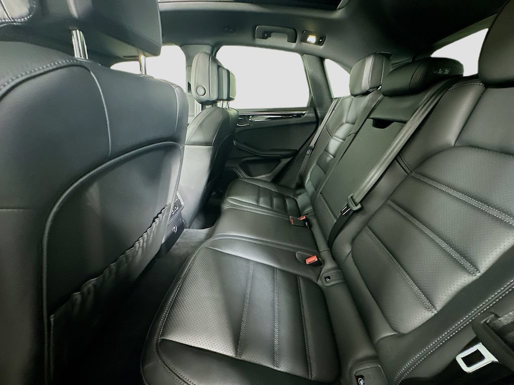 New 2025 Porsche Macan AWD/4WD image 24