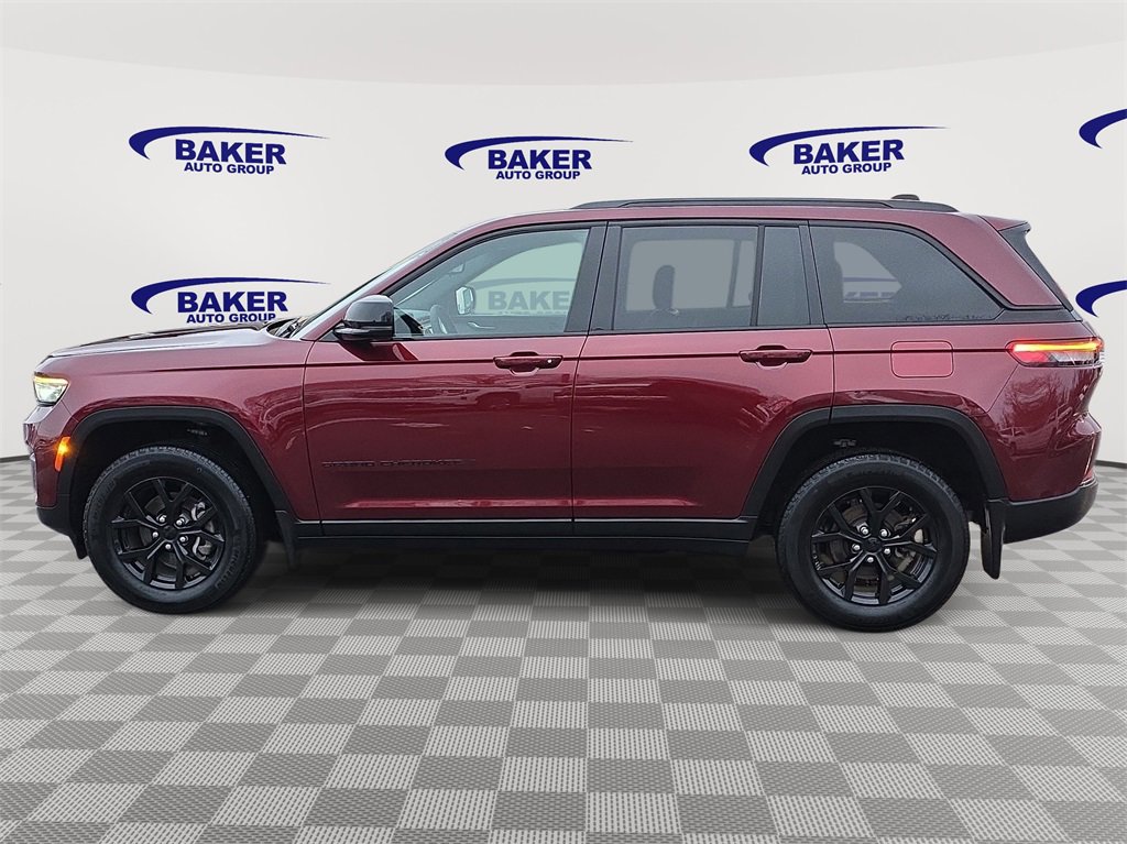 Used 2024 Jeep Grand Cherokee Altitude image 6