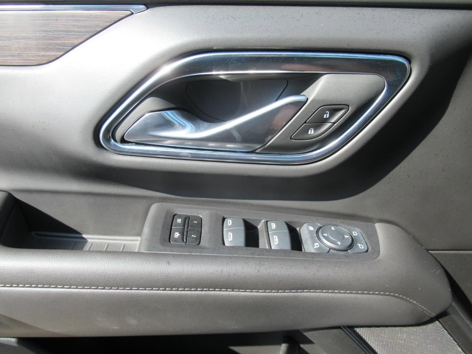 Used 2024 Chevrolet Tahoe Z71 w/ Luxury Package AWD/4WD image 21
