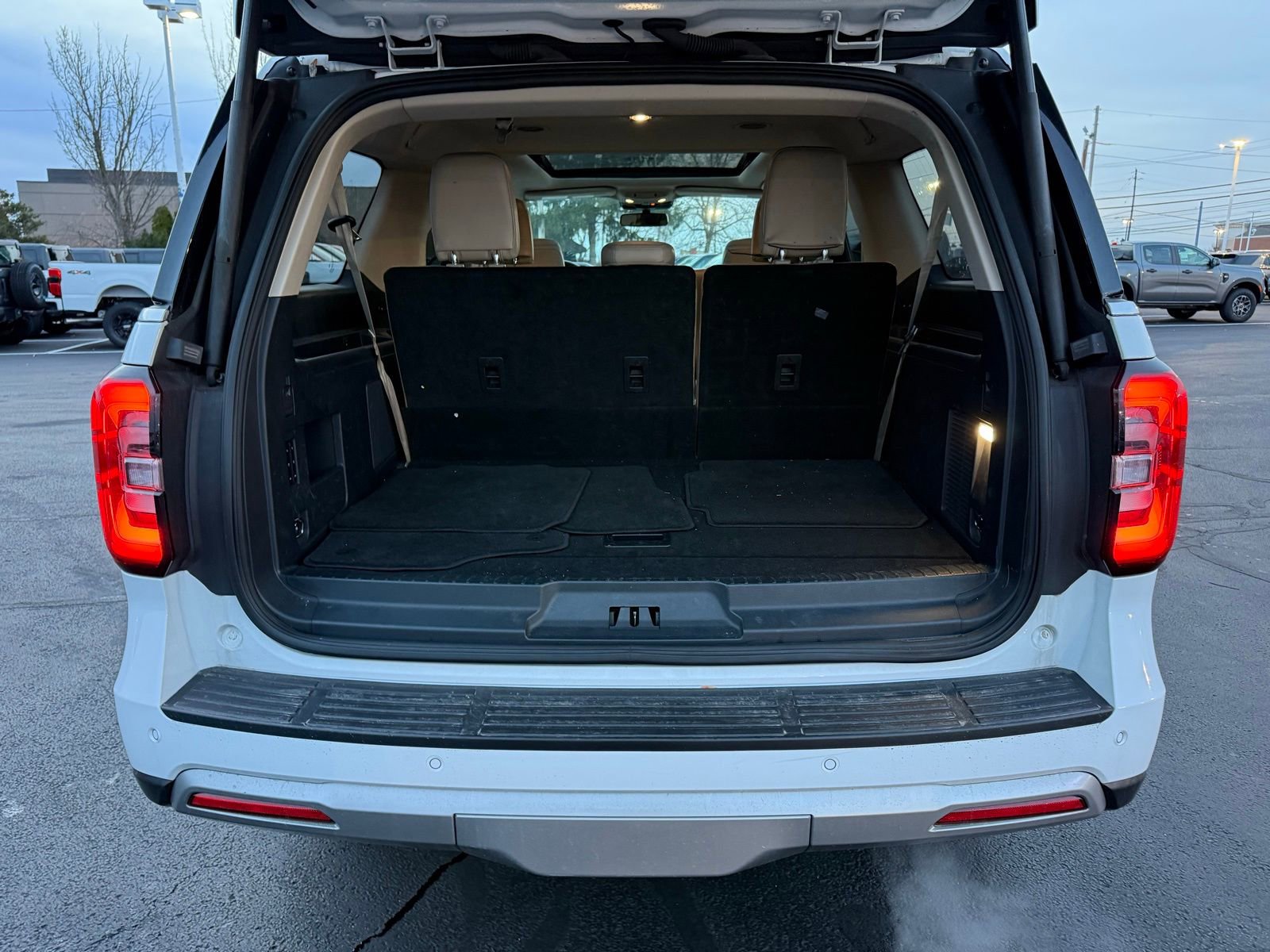 Used 2023 Ford Expedition Max Limited image 40