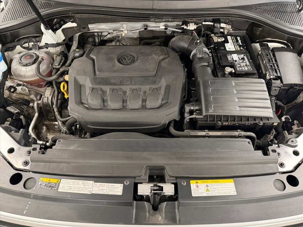Used 2021 Volkswagen Tiguan SE R-Line w/ 3rd Row Seat Package image 21