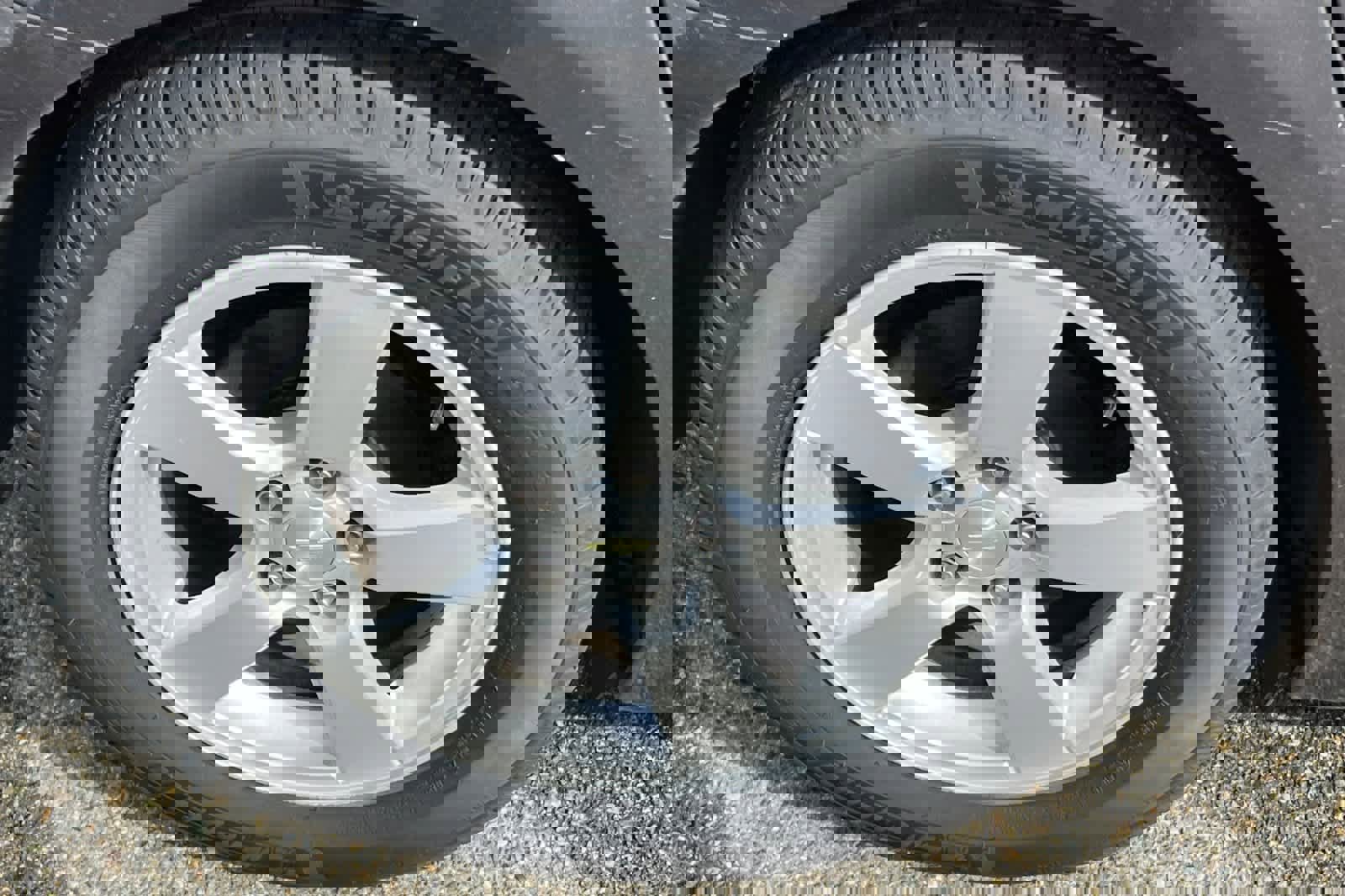 Used 2015 Chevrolet Cruze LT w/ Technology Package image 14