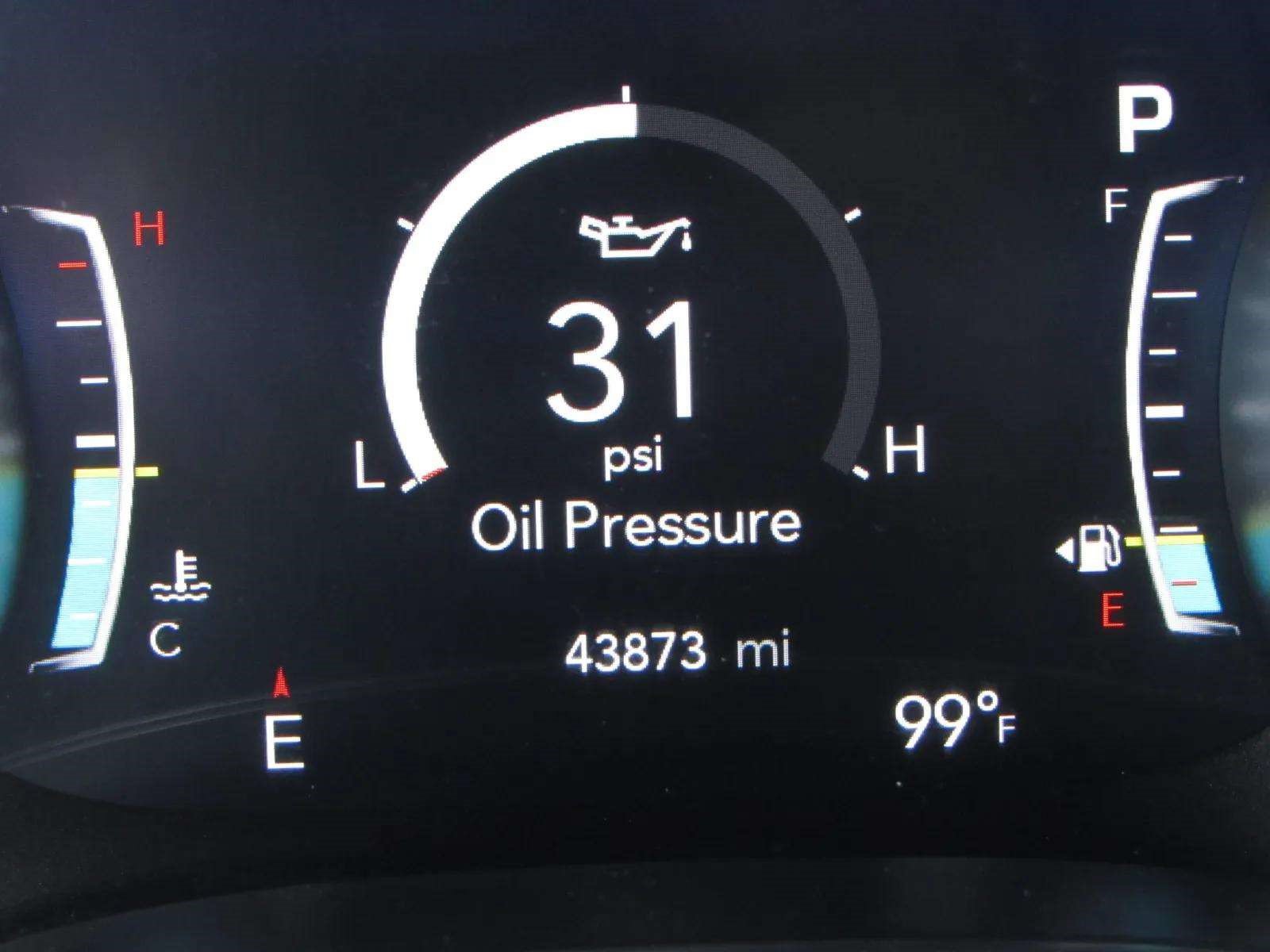 Used 2025 Chrysler Pacifica Limited FWD image 29