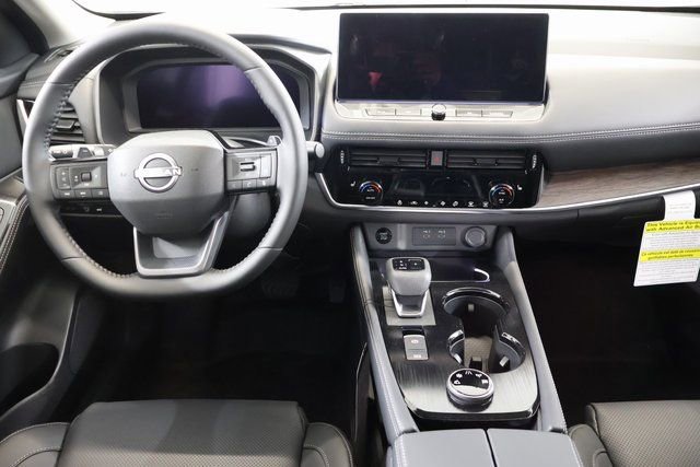 New 2026 Nissan Rogue Platinum image 9