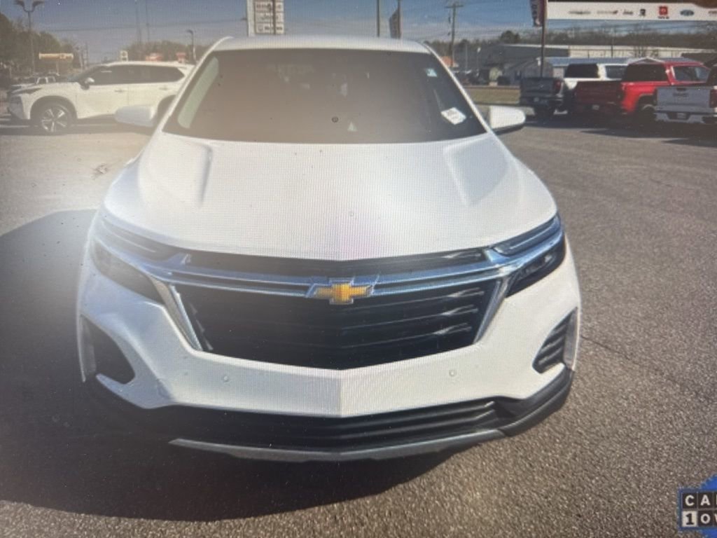 Used 2024 Chevrolet Equinox LT image 3