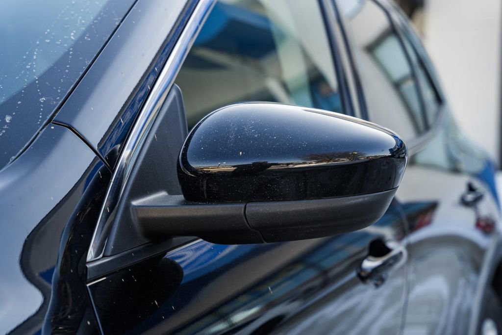 Used 2021 Ford Escape SE image 12